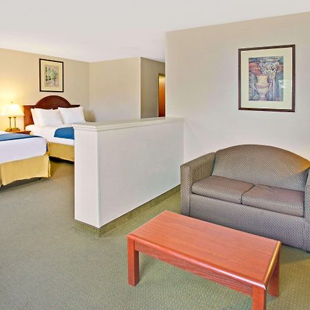 Days Inn & Suites By Wyndham Laurel Near Fort Meade Ngoại thất bức ảnh