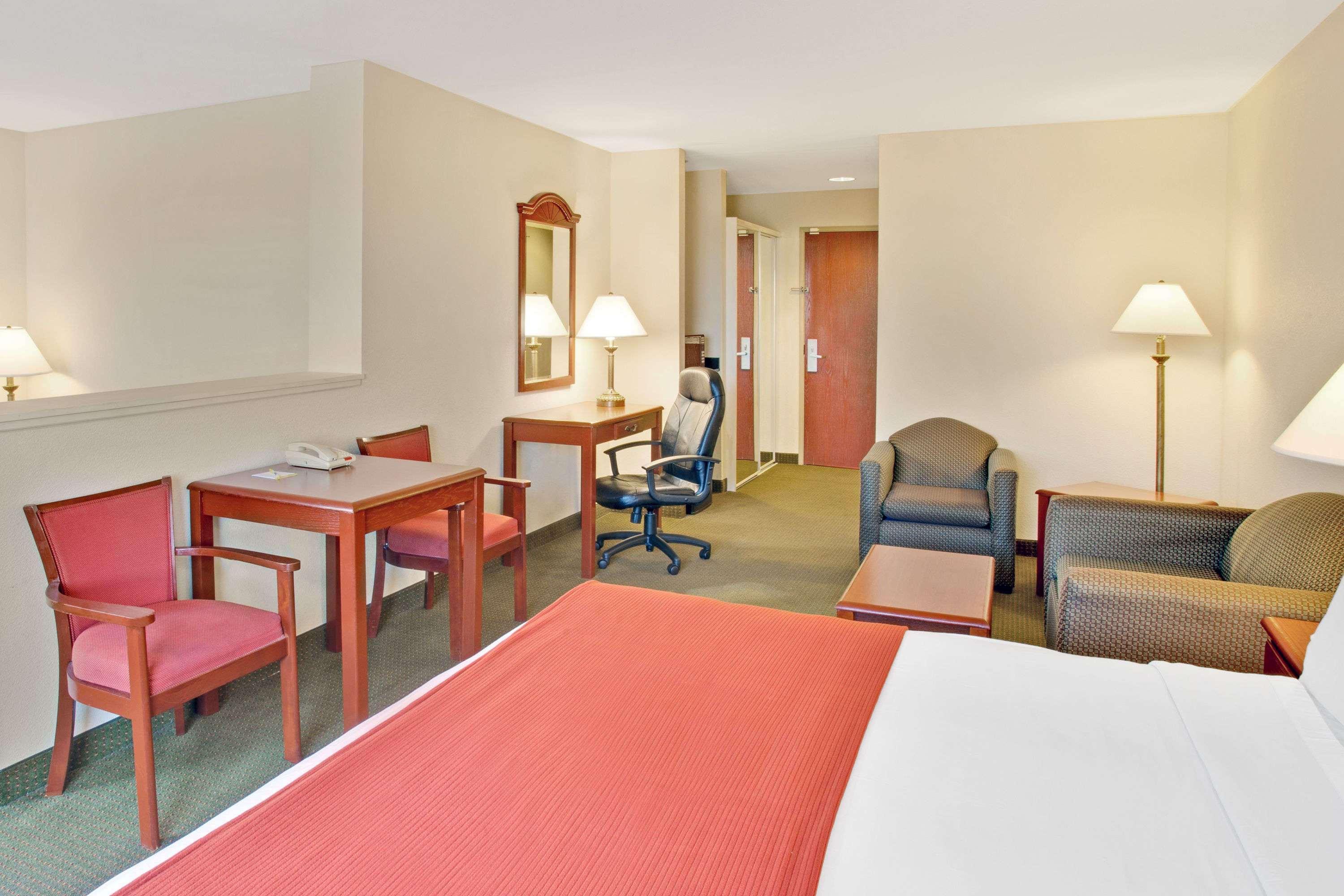 Days Inn & Suites By Wyndham Laurel Near Fort Meade Ngoại thất bức ảnh