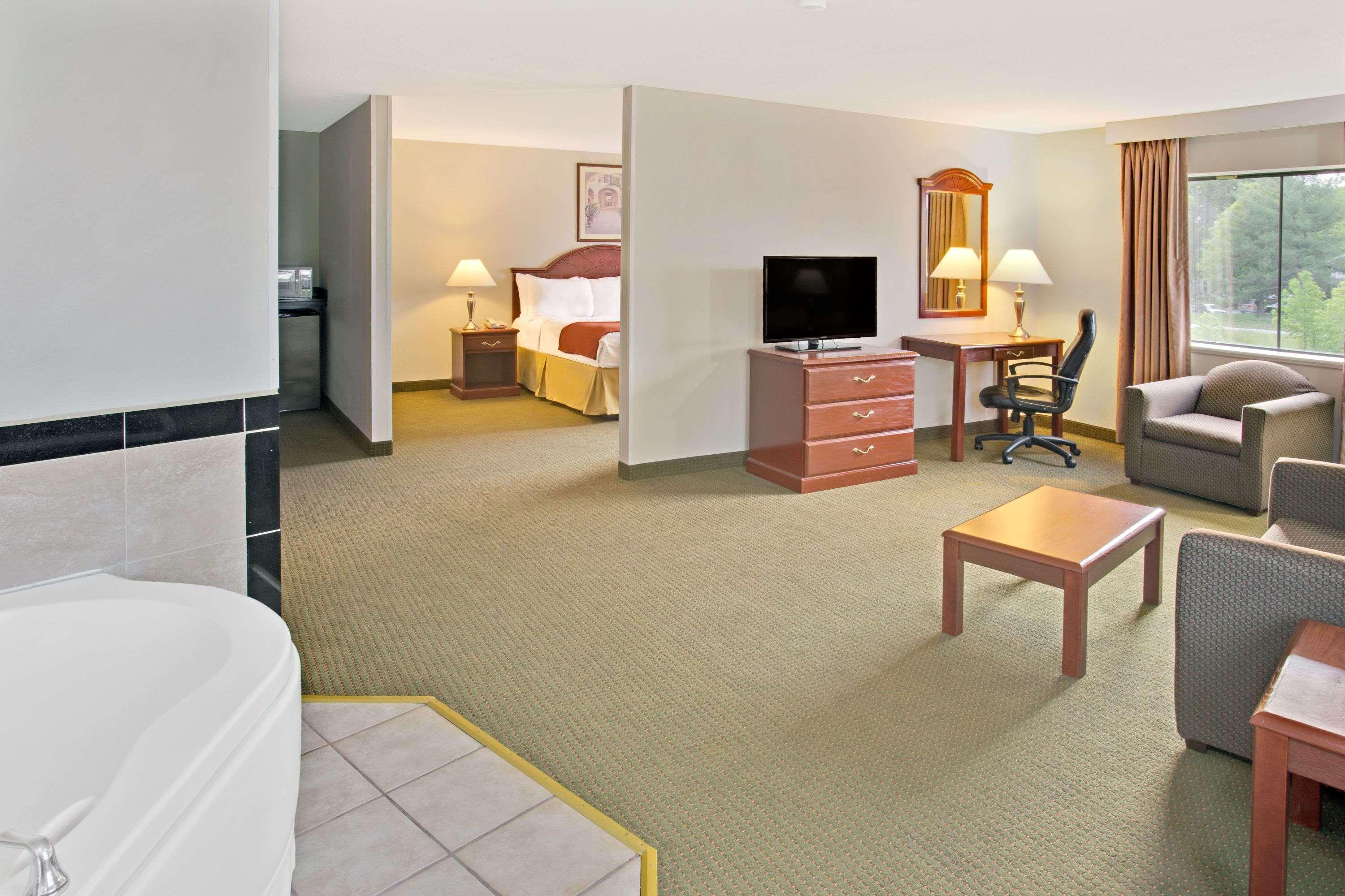 Days Inn & Suites By Wyndham Laurel Near Fort Meade Ngoại thất bức ảnh