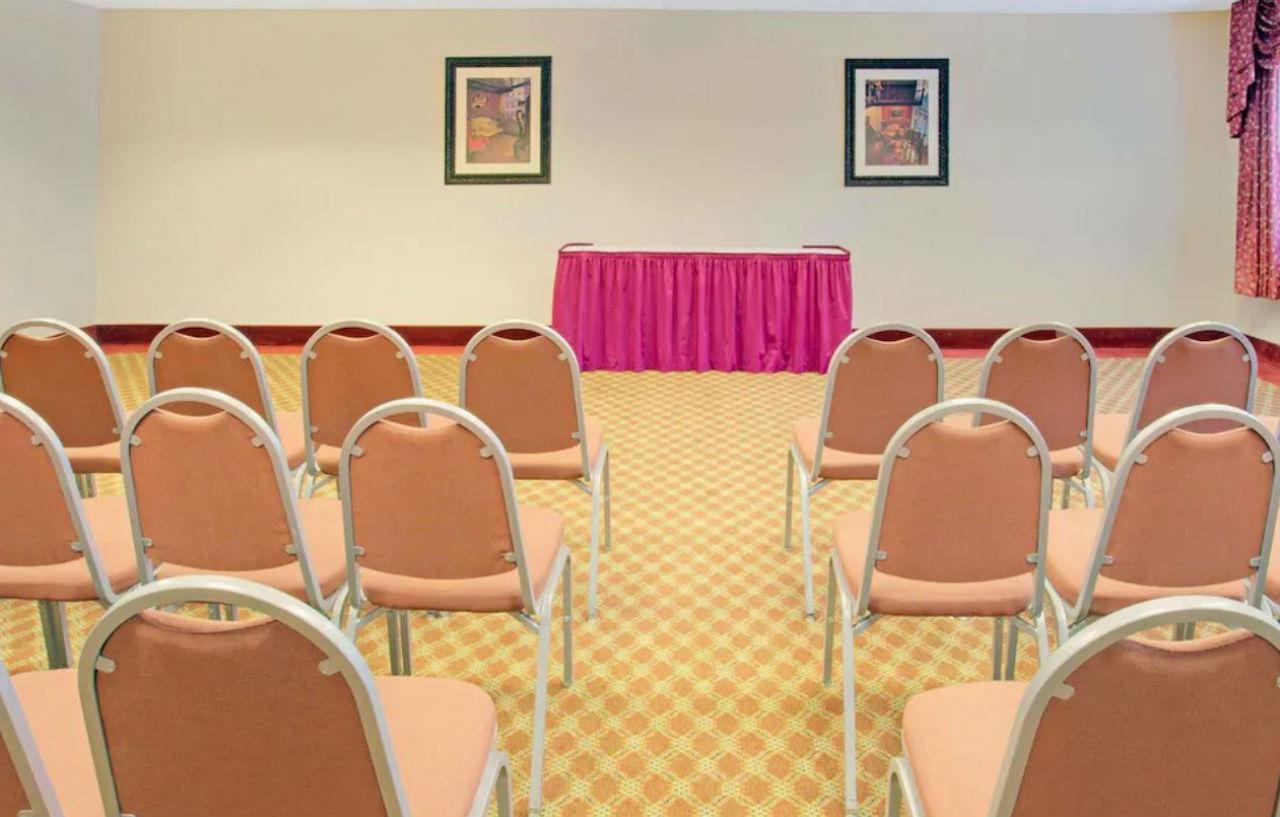 Days Inn & Suites By Wyndham Laurel Near Fort Meade Ngoại thất bức ảnh